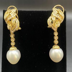 Stunning 18k Baroque Pearl Diamond Earrings Omega Backs Perfect Wedding/Bridal